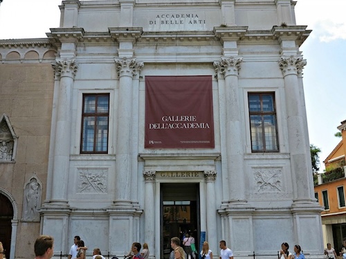 The front of the Accademia Gallery in Florence