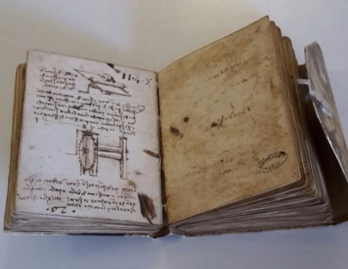 Book from biblioteca leonardiana