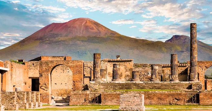 Pompeii with Vesuvius 