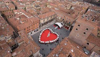 Valentines day creative ideas Verona market