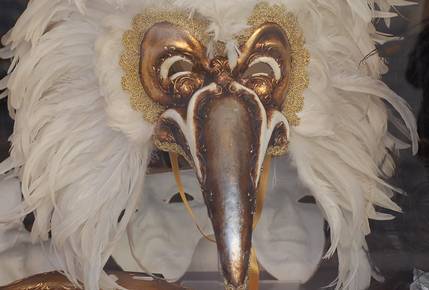 Venetian masquerade masks : what they are and where to find them